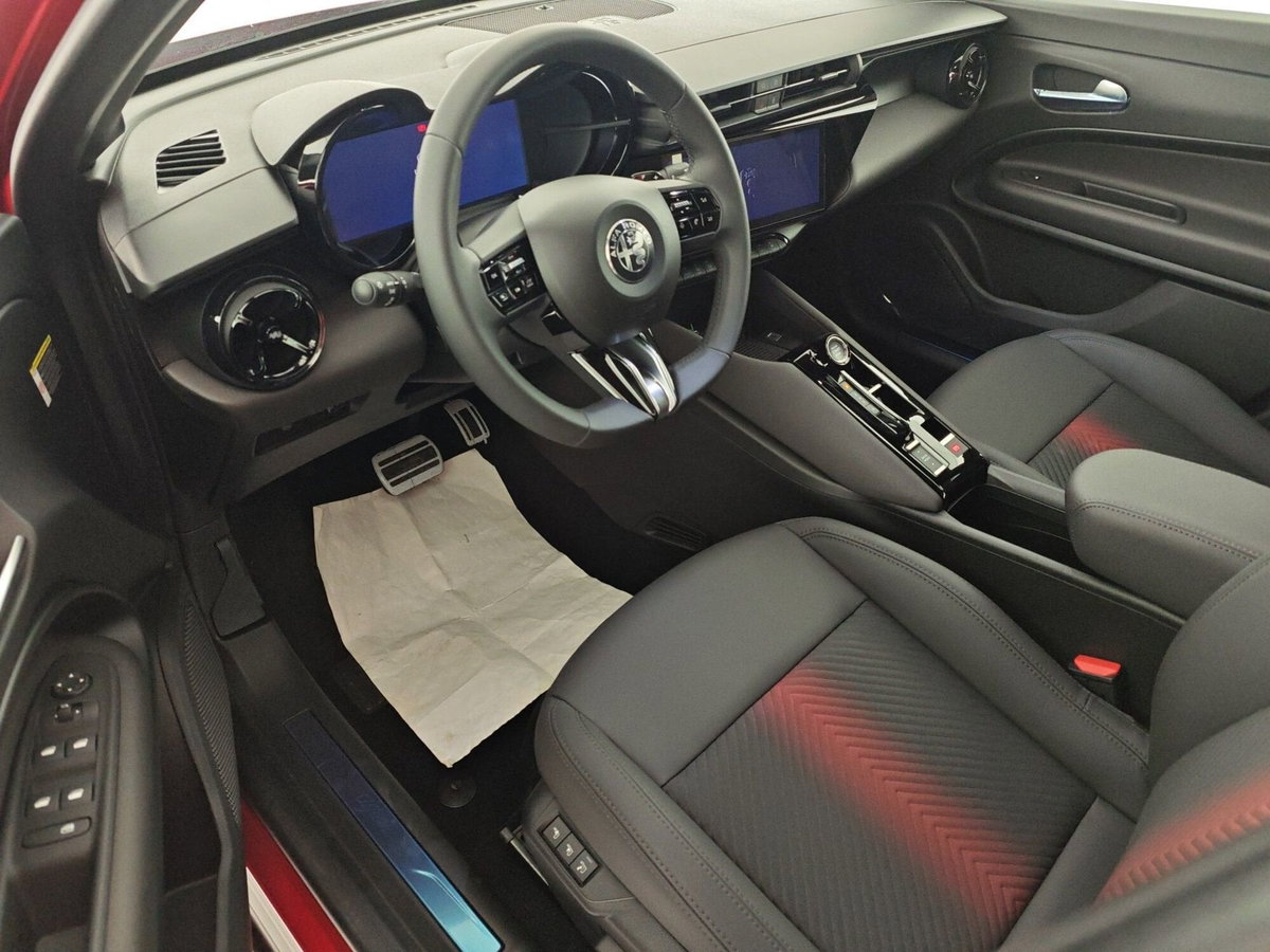 Alfa Romeo Junior 1.2 ibrida Speciale 145cv edct6 (10)