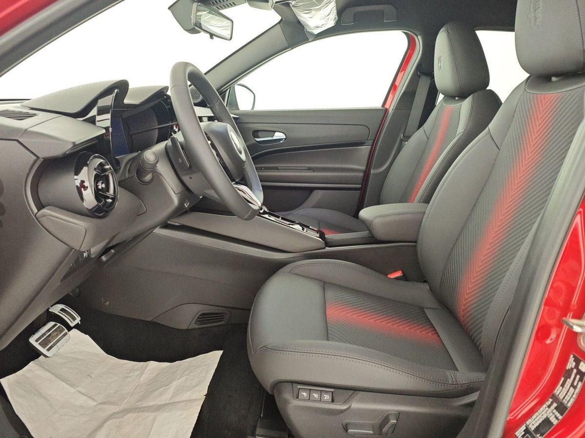 Alfa Romeo Junior 1.2 ibrida Speciale 145cv edct6 (11)
