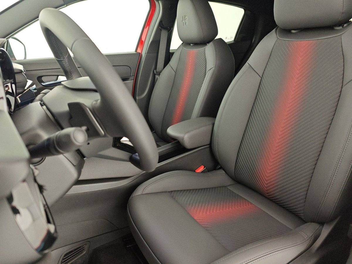 Alfa Romeo Junior 1.2 ibrida Speciale 145cv edct6 (12)