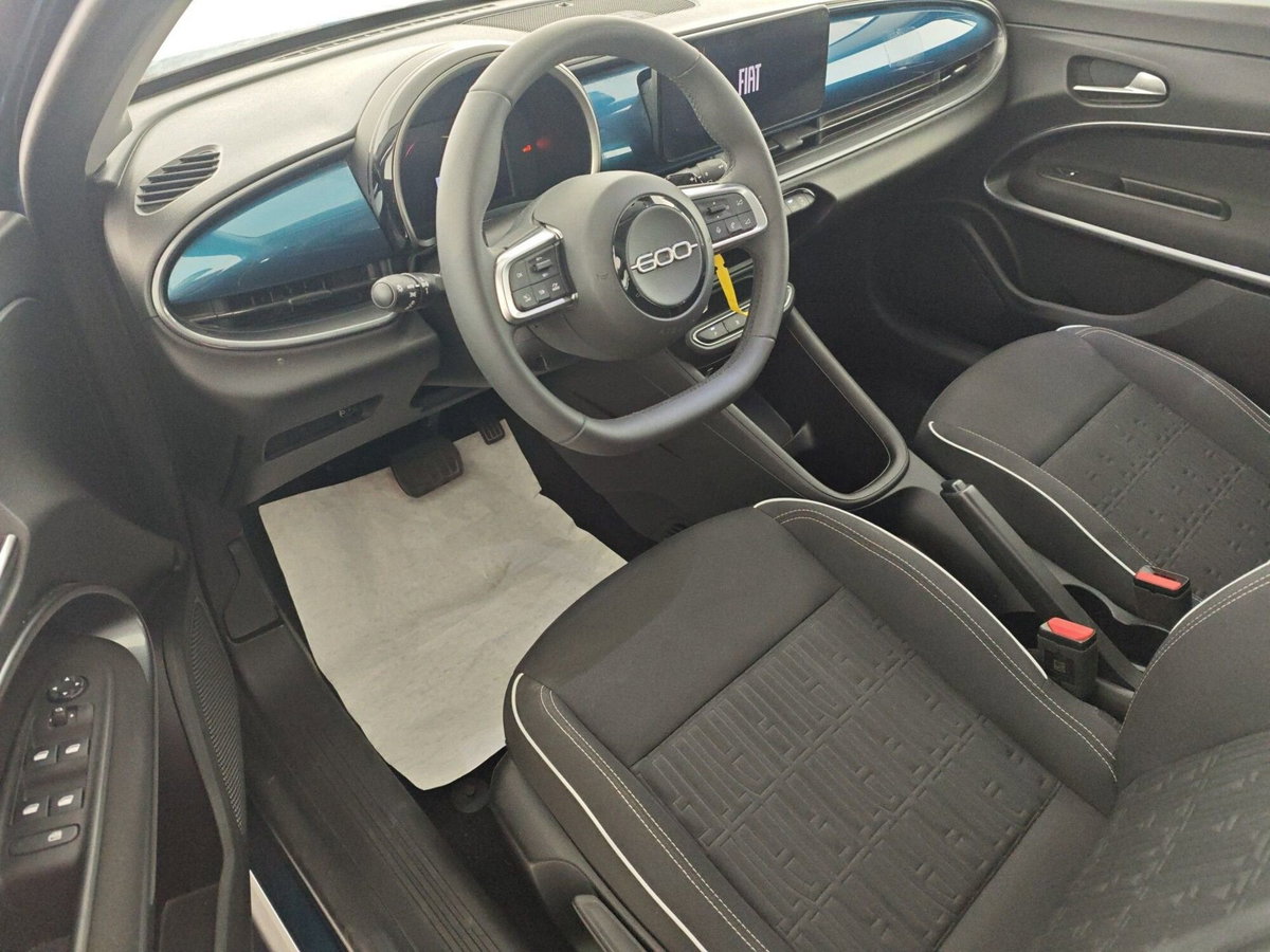 Fiat 600 1.2 hybrid 110cv auto (6)