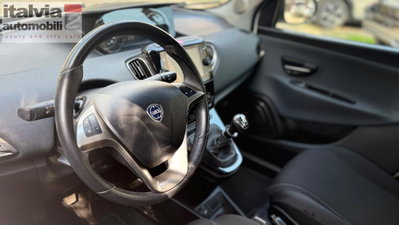 Lancia Ypsilon 1.0 FireFly 5 porte S&S Hybrid Gold Plus (11)
