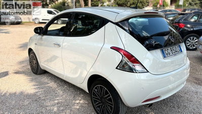 Lancia Ypsilon 1.0 FireFly 5 porte S&S Hybrid Gold Plus (6)