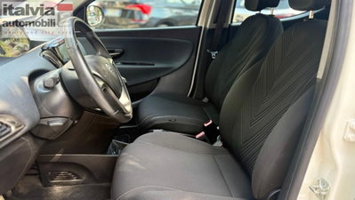 Lancia Ypsilon 1.0 FireFly 5 porte S&S Hybrid Gold Plus (7)