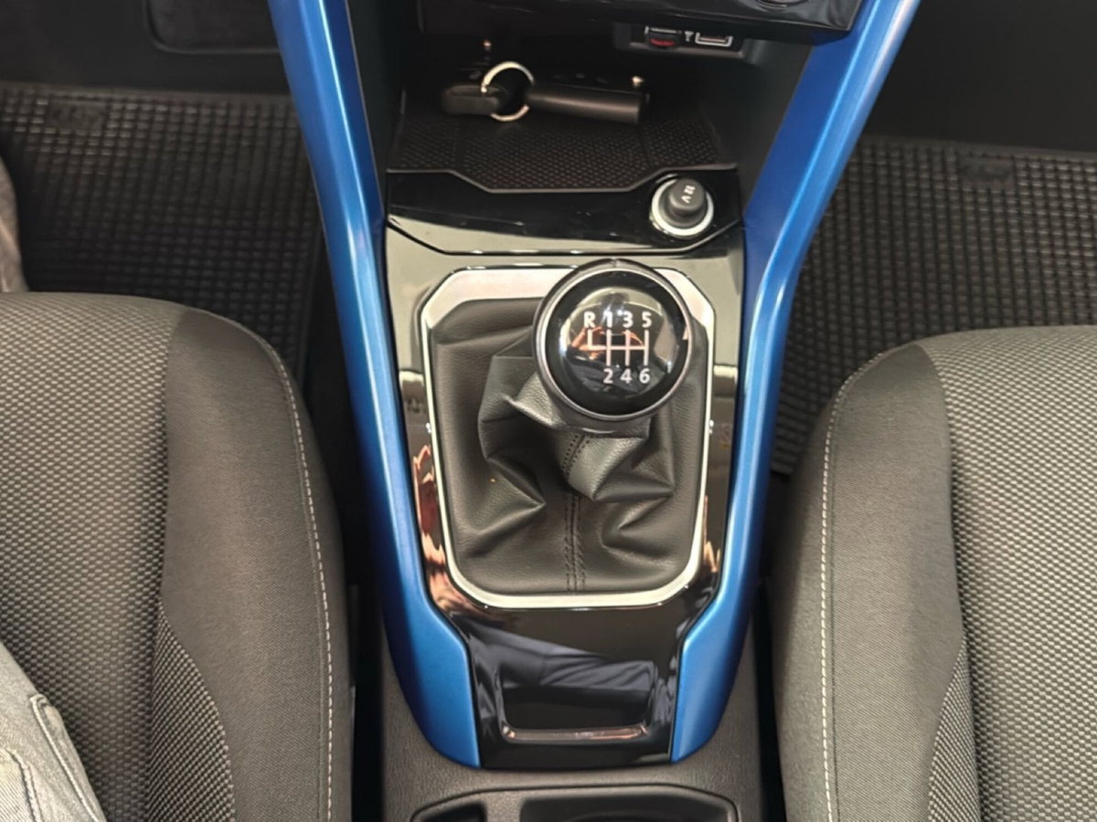 Volkswagen T-Roc 1.0 tsi Style 115cv (16)