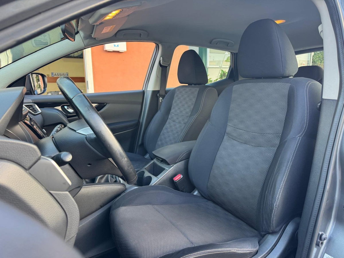 Nissan Qashqai 1.5 dCi Acenta (6)