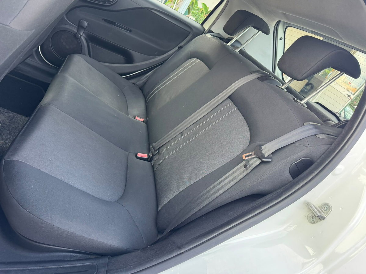 Fiat Punto 1.3 MJT II 75 CV 5 porte Street (11)