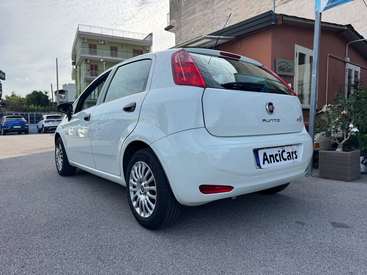 Fiat Punto 1.3 MJT II 75 CV 5 porte Street (14)