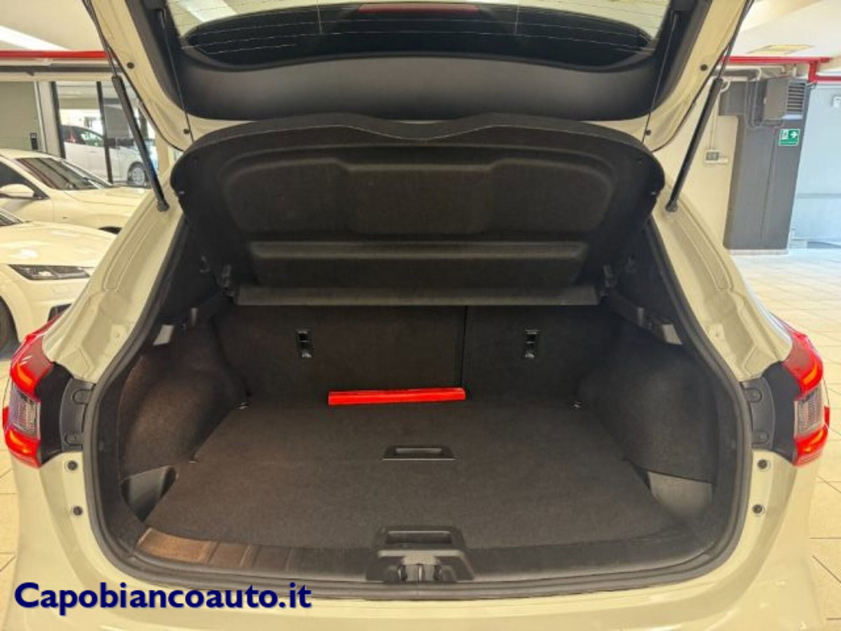 Nissan Qashqai 1.2 DIG-T N-Connecta (10)