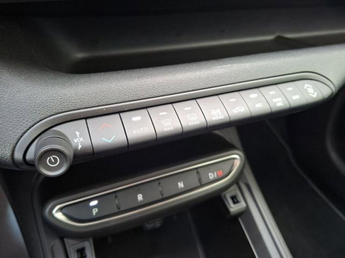 Jeep Avenger 1.2 turbo Summit fwd 100cv (14)