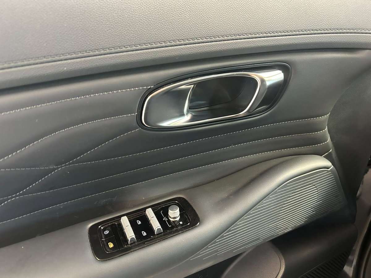 Geely Starray Starray EM-i 1.5 phev Pro auto (11)