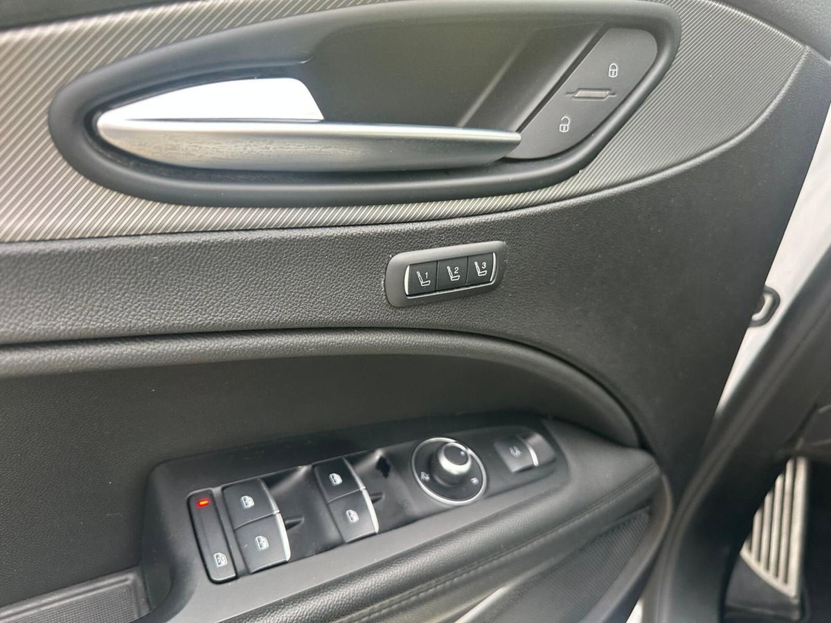 Alfa Romeo Stelvio 2.2 t Veloce Q4 210cv auto (19)