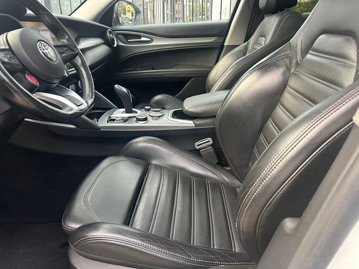 Alfa Romeo Stelvio 2.2 t Veloce Q4 210cv auto (9)