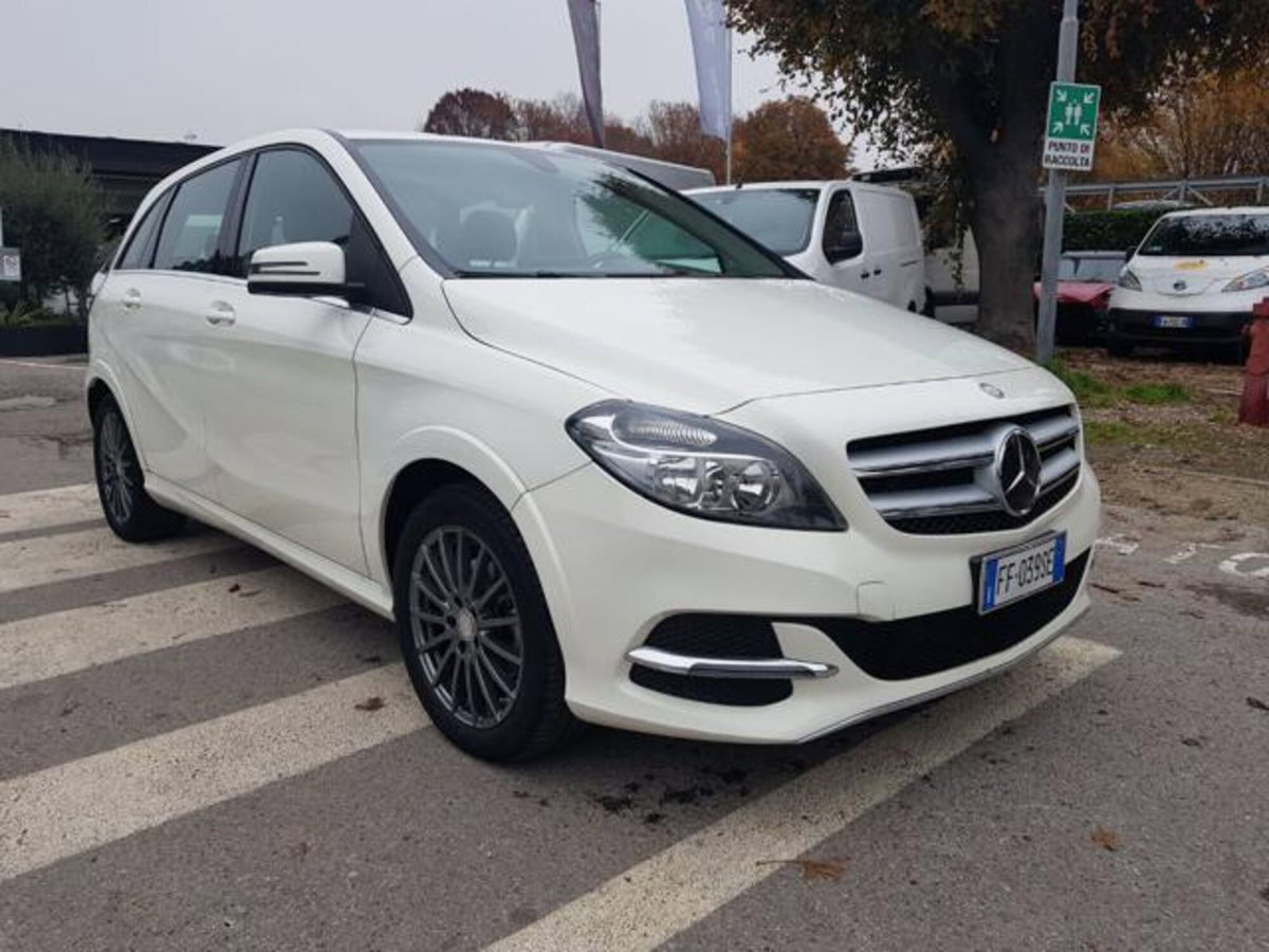 Mercedes-Benz Classe B 250 e Sport (4)