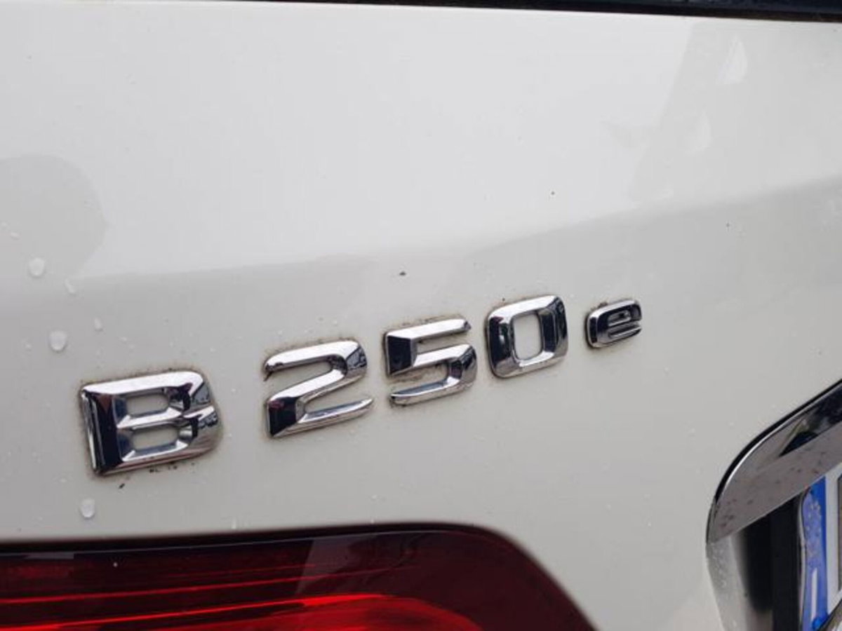 Mercedes-Benz Classe B 250 e Sport (9)