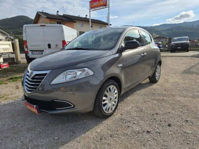 Lancia Ypsilon 1.2 69 CV 5 porte Gold (2)