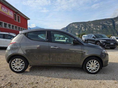 Lancia Ypsilon 1.2 69 CV 5 porte Gold (6)