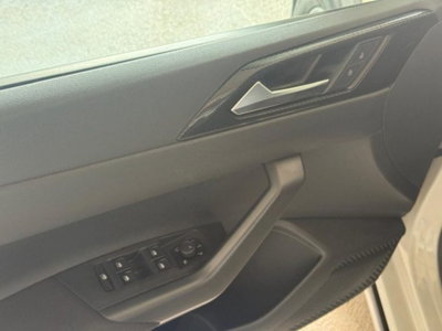 Volkswagen Taigo 1.0 tsi Life 95cv (8)