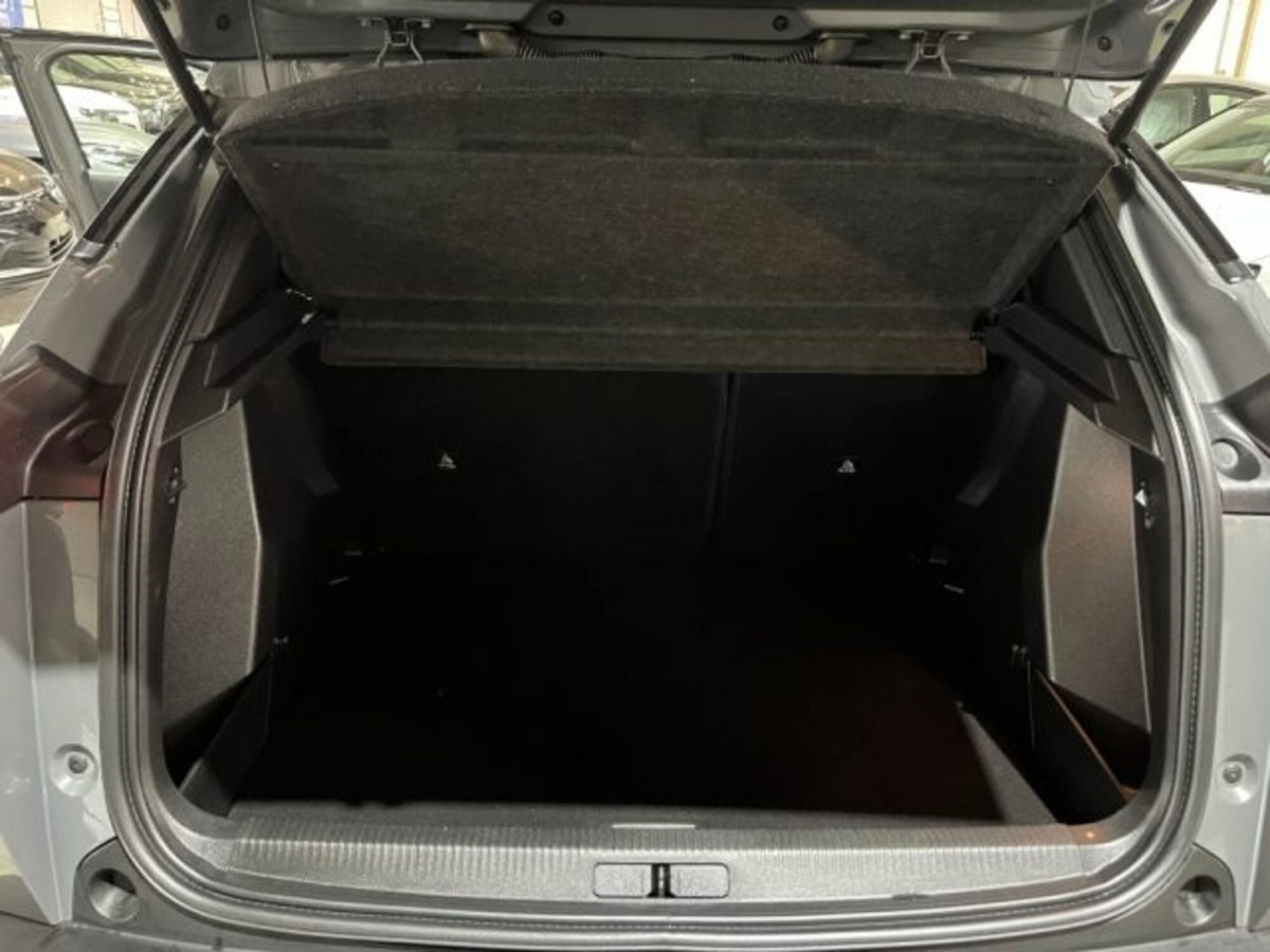 Peugeot 2008 PureTech 100 S&S Allure (11)