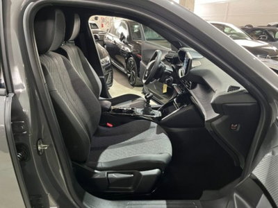 Peugeot 2008 PureTech 100 S&S Allure (12)