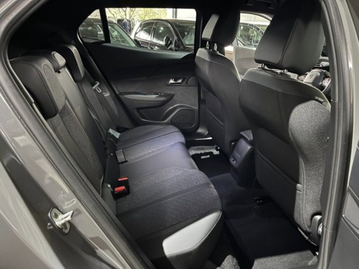 Peugeot 2008 PureTech 100 S&S Allure (13)