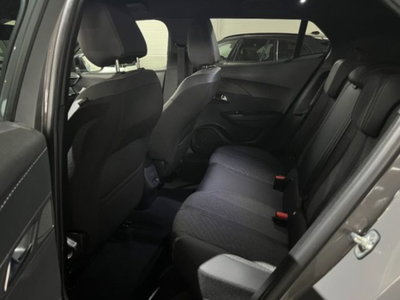 Peugeot 2008 PureTech 100 S&S Allure (7)
