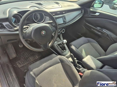 Alfa Romeo Giulietta 1.6 JTDm-2 Distinctive (11)