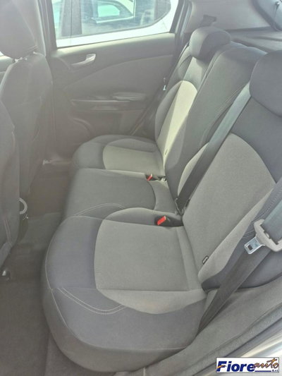 Alfa Romeo Giulietta 1.6 JTDm-2 Distinctive (12)