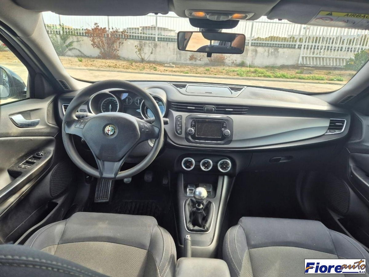 Alfa Romeo Giulietta 1.6 JTDm-2 Distinctive (13)