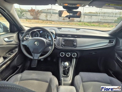 Alfa Romeo Giulietta 1.6 JTDm-2 Distinctive (13)