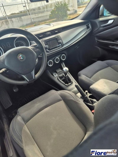 Alfa Romeo Giulietta 1.6 JTDm-2 Distinctive (14)