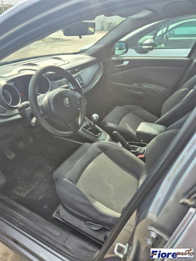 Alfa Romeo Giulietta 1.6 JTDm-2 Distinctive (15)