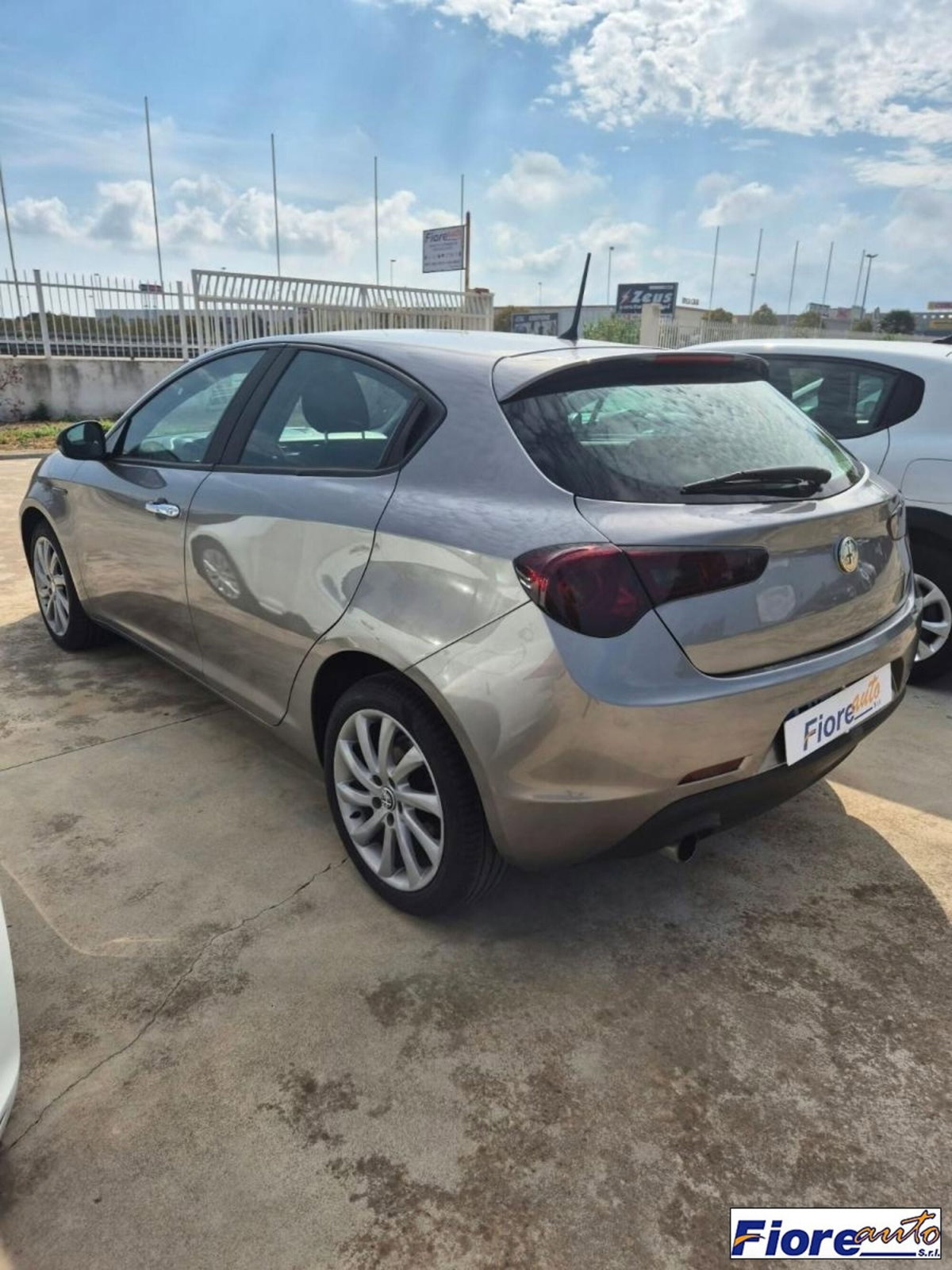 Alfa Romeo Giulietta 1.6 JTDm-2 Distinctive (6)