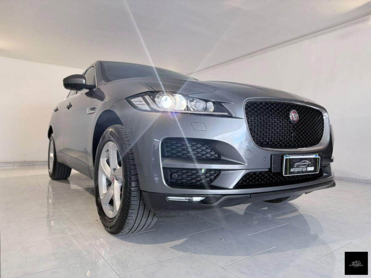 Jaguar F-Pace 2.0 D 180 CV AWD Portfolio (2)