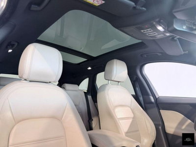 Jaguar F-Pace 2.0 D 180 CV AWD Portfolio (8)
