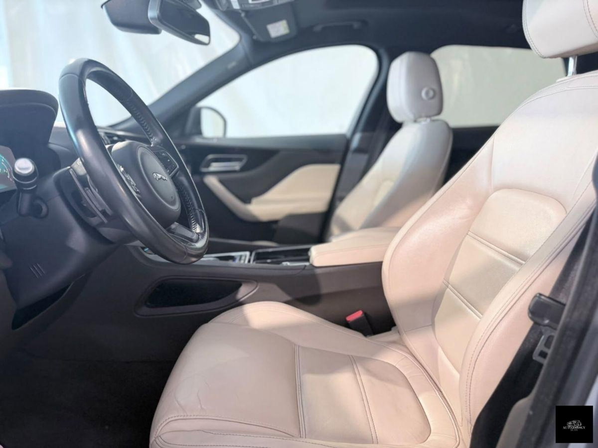 Jaguar F-Pace 2.0 D 180 CV AWD Portfolio (9)