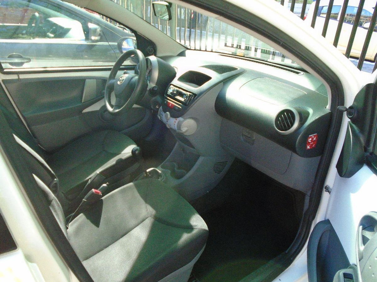 Toyota Aygo 1.0 12V VVT-i 5 porte Now Connect (12)