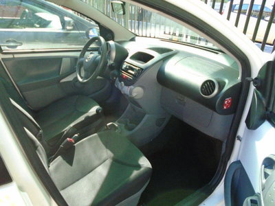 Toyota Aygo 1.0 12V VVT-i 5 porte Now Connect (12)