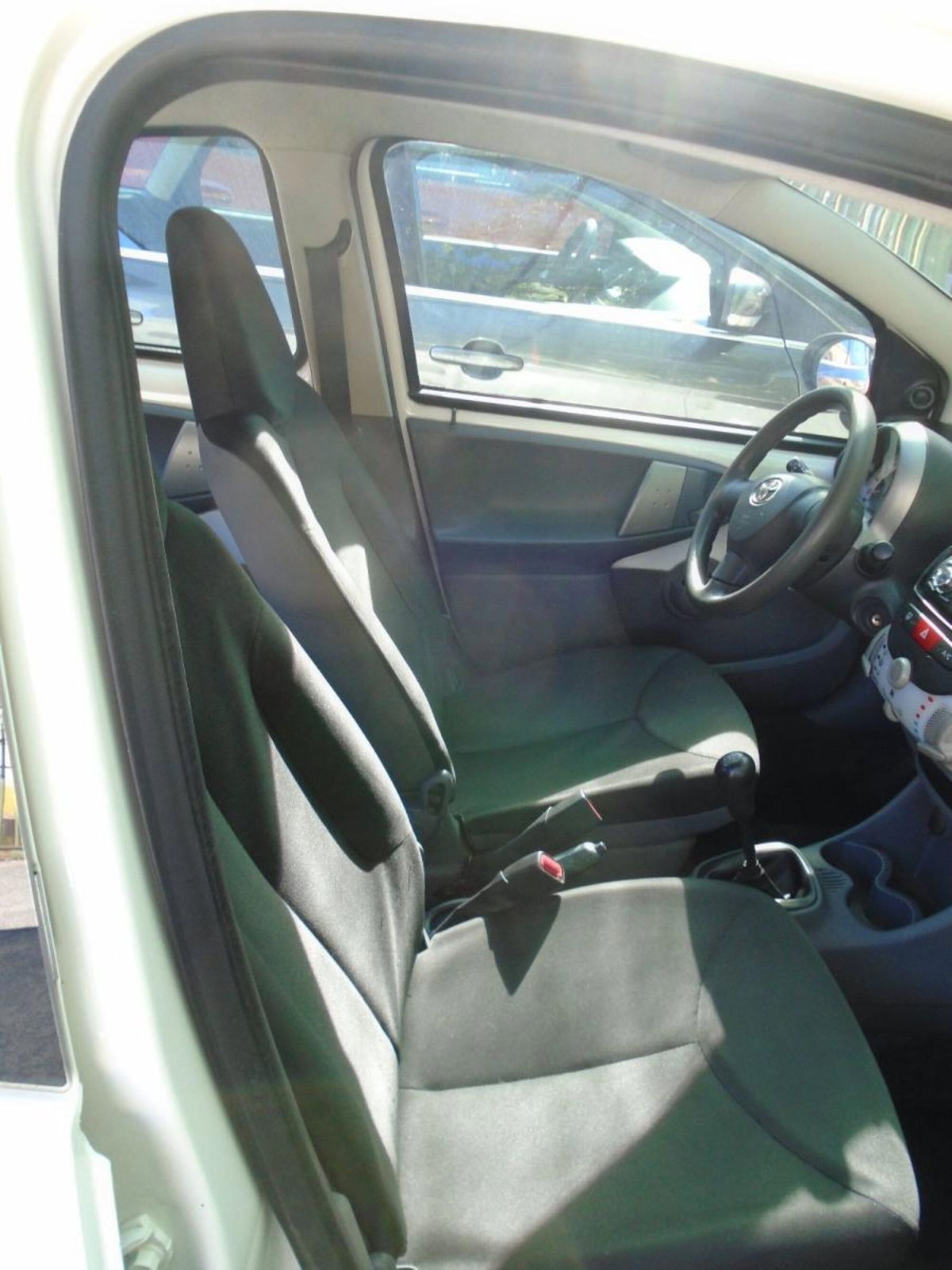 Toyota Aygo 1.0 12V VVT-i 5 porte Now Connect (13)
