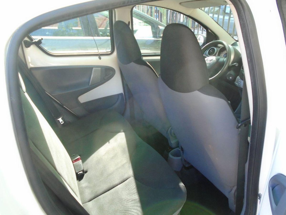 Toyota Aygo 1.0 12V VVT-i 5 porte Now Connect (15)