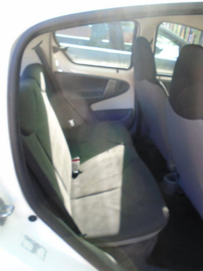 Toyota Aygo 1.0 12V VVT-i 5 porte Now Connect (16)