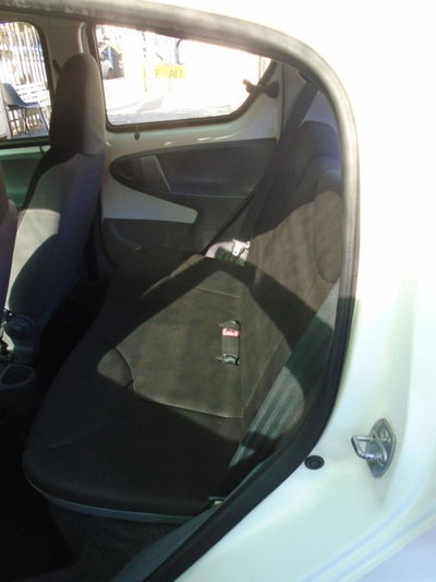 Toyota Aygo 1.0 12V VVT-i 5 porte Now Connect (18)