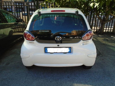 Toyota Aygo 1.0 12V VVT-i 5 porte Now Connect (2)