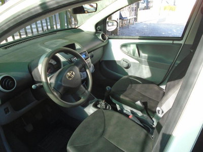 Toyota Aygo 1.0 12V VVT-i 5 porte Now Connect (7)