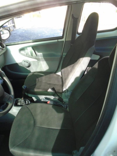Toyota Aygo 1.0 12V VVT-i 5 porte Now Connect (8)