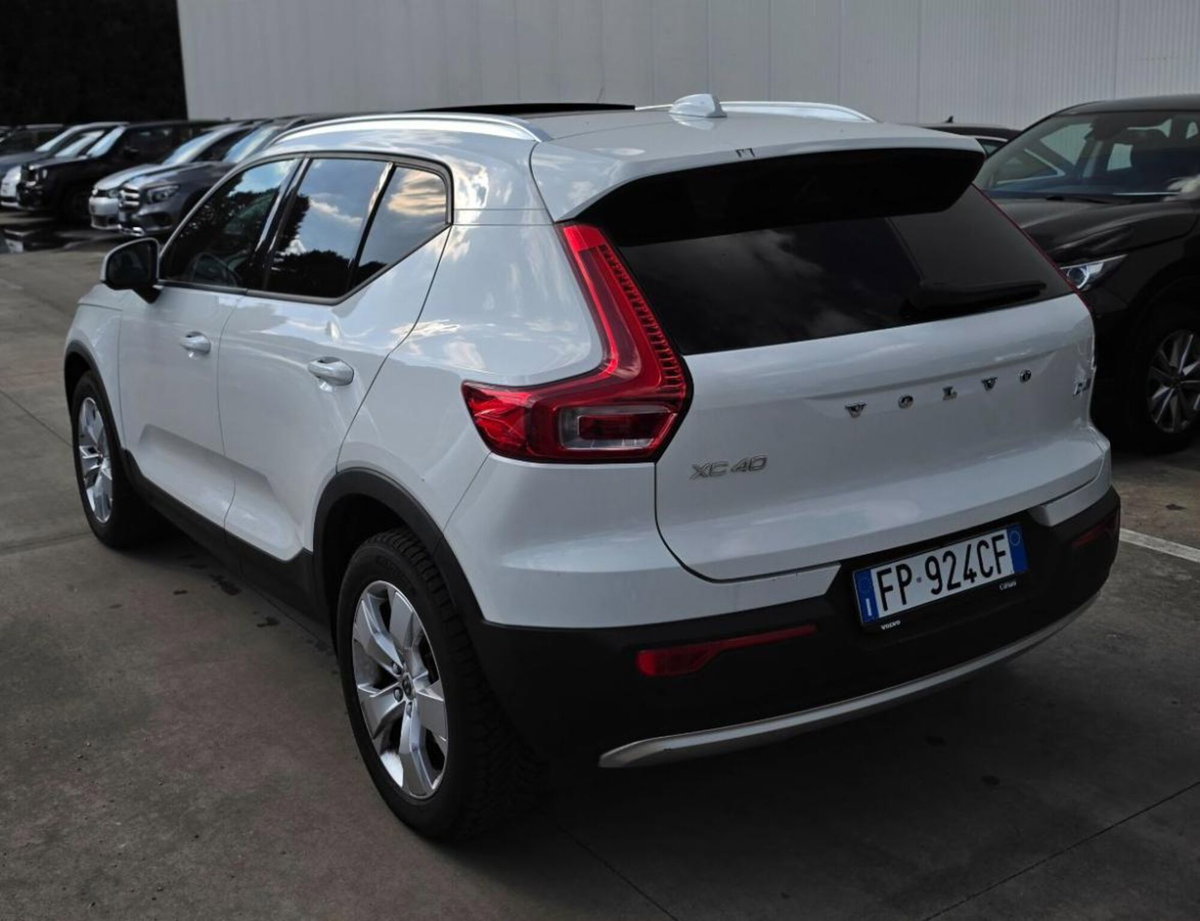 Volvo XC40 D4 AWD Geartronic Inscription (7)