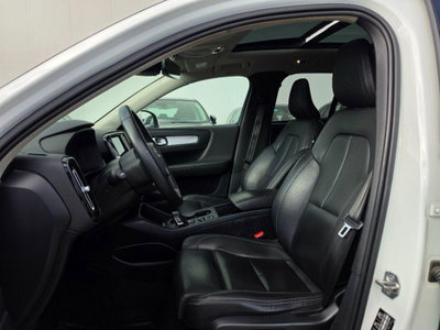 Volvo XC40 D4 AWD Geartronic Inscription (8)