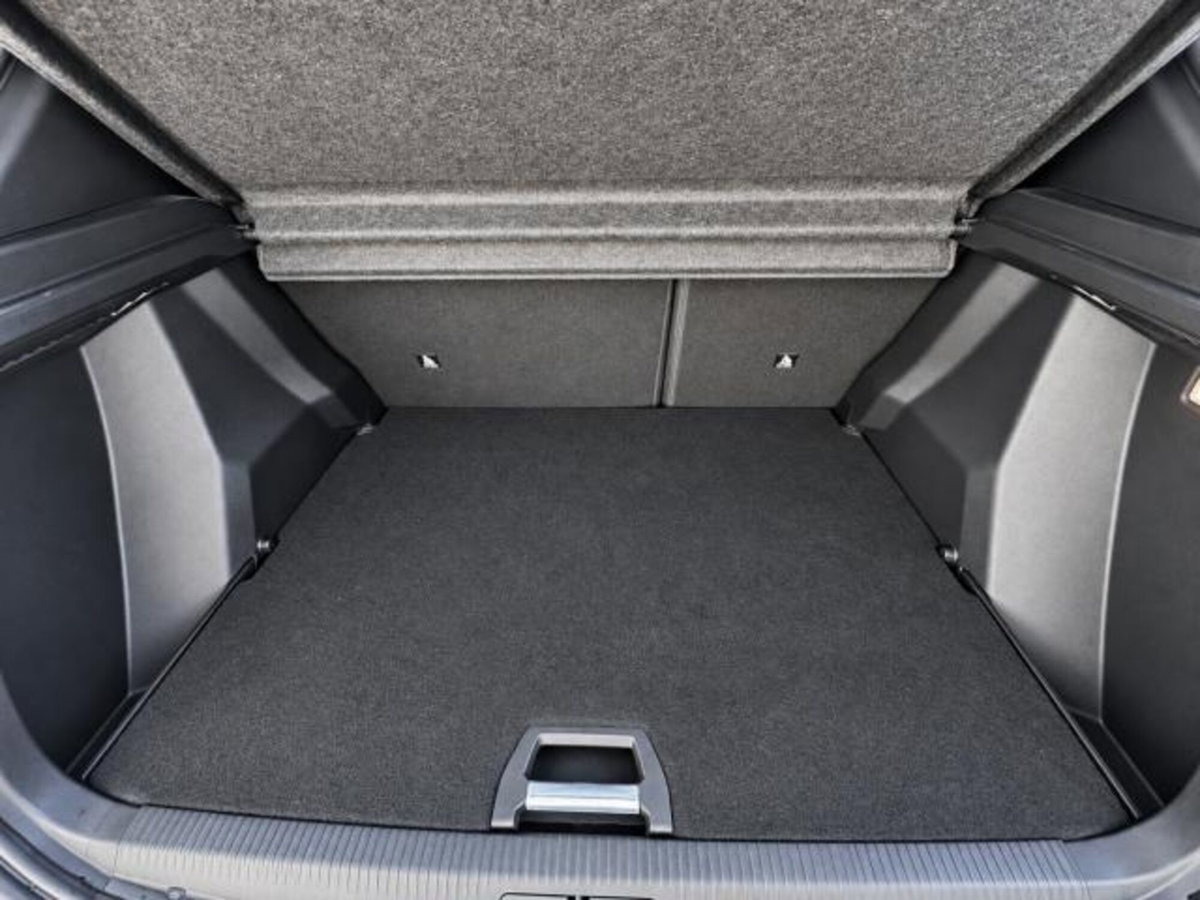 Peugeot 2008 1.2 hybrid GT Exclusive 145cv e-dcs6 (10)