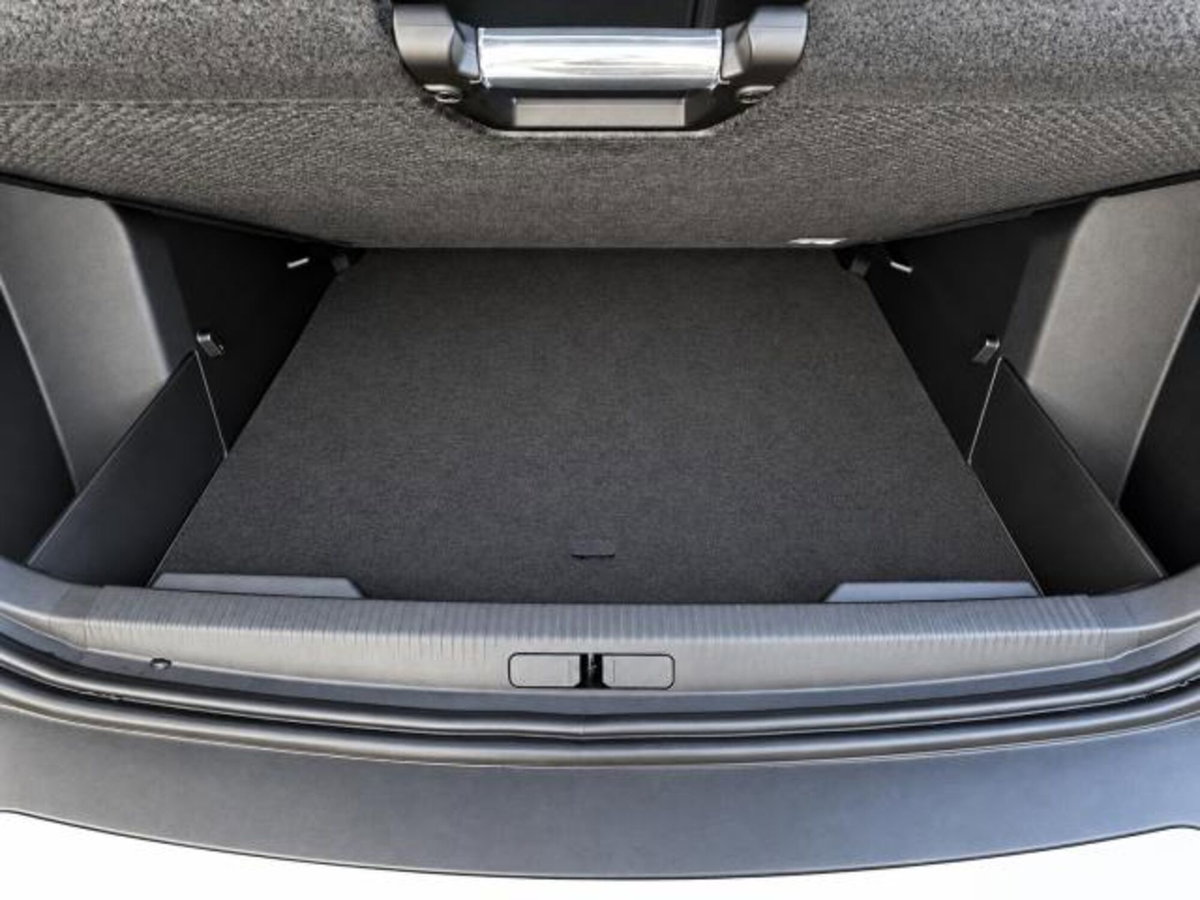 Peugeot 2008 1.2 hybrid GT Exclusive 145cv e-dcs6 (12)