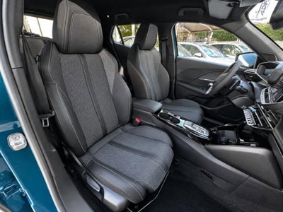 Peugeot 2008 1.2 hybrid GT Exclusive 145cv e-dcs6 (19)