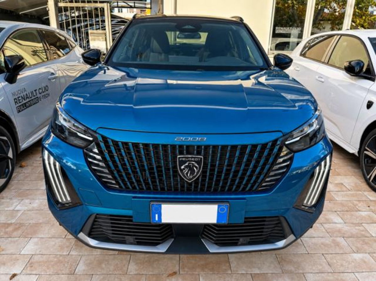 Peugeot 2008 1.2 hybrid GT Exclusive 145cv e-dcs6 (7)